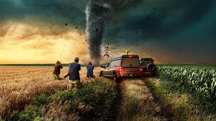 مسلسل In the Eye of the Storm: Chasers الحلقة 1 الاولي مترجمة ماي سيما